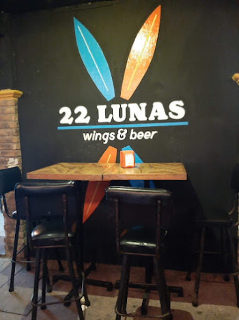 22 lunas, Bar en Puerto Escondido